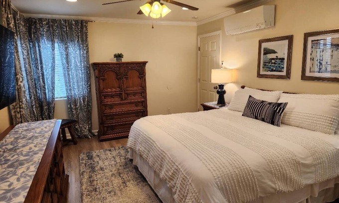 Downey Apartamento | SoCal Stylish duplex