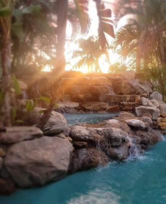 Edgewood Apartamento | SODO Stay - Downtown Orlando with Waterfall & Pool