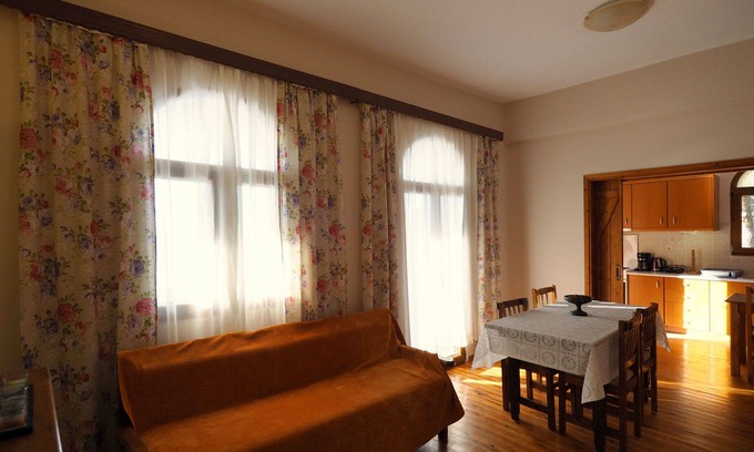 Limeni Apartamento | Sofia Limeni