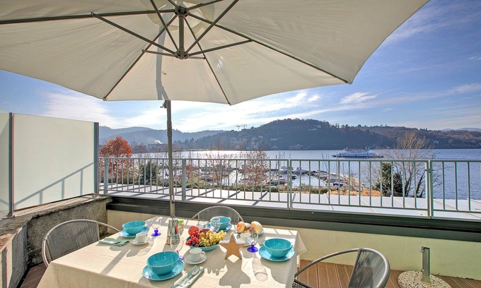 Laveno Mombello Apartamento | Sogno Sul Lago Lake Front, Laveno Mombello, Italy