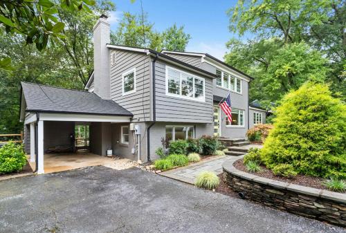 Baileys Crossroads Casa | Sojourn Beautiful Family Home with Beach Access & Backyard
