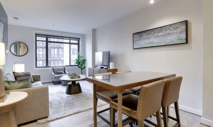 Radnor - Fort Myer Heights Apartamento | Sojourn | Courtland Towers
