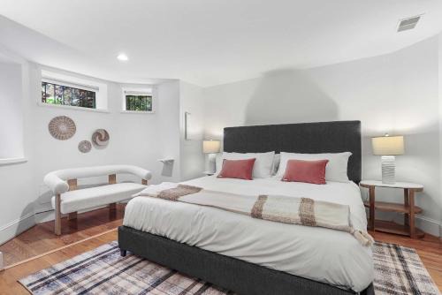 Dupont Circle Apartamento | Sojourn Top-tier Walk Score by Chic Local Eateries