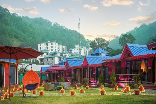 Shyamkhet Hotel | sol glow resort near kainchi dham