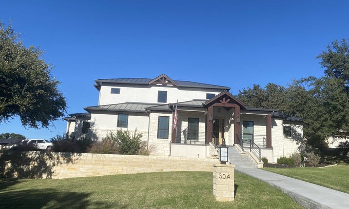 Horseshoe Bay West Casa | Solar Eclipse Luxury Home Horseshoe Bay, Texas’ premier resort community.