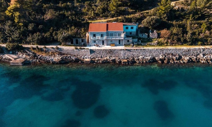 Babina Casa | Solar House Babina 1 - Four bedroom Holiday Home with Balcony and Sea View