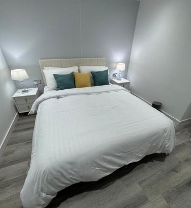 Burslem Casa | Sole Diamond Home