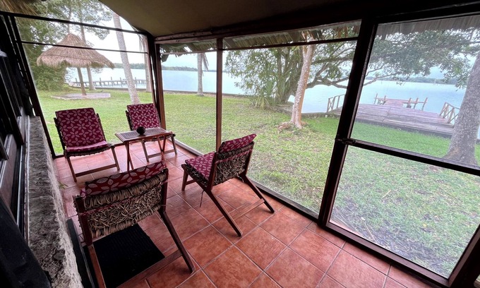 Huay-Pix Villa | Soleada y acogedora villa de dos dormitorios al pie de lago, cerca de Bacalar