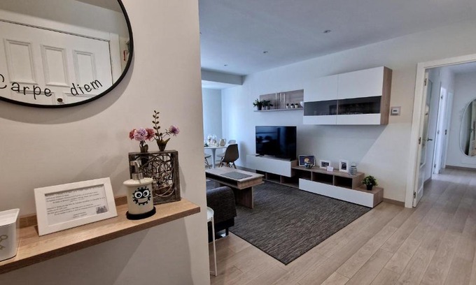 El Ensanche Zona Nuova Apartamento | Soleado a un Paseo de la Catedral