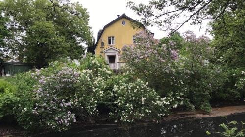 Alingsas Cama Y Desayuno | Solhuset intill ån
