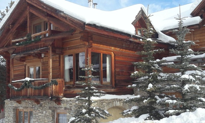 Les Claux Chalet De Esquí | En chalet de madera maciza, dúplex de 150 m2