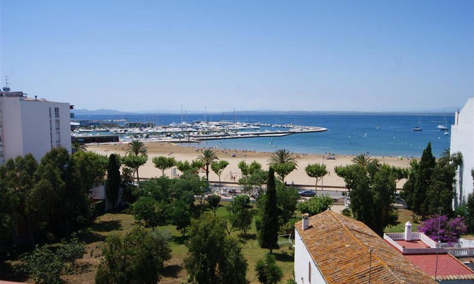 Roses Town Center Apartamento | Solimar C Atico B - Two Bedroom Apartment, Sleeps 4