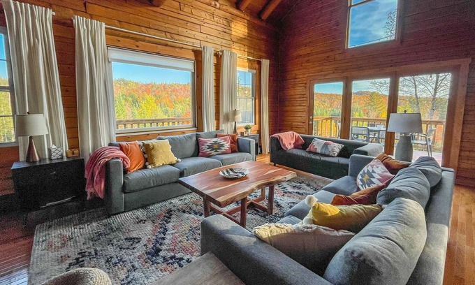 West Burke Cabina | Solitude - 5 Mins to Kingdom Trails + 10 mins to Burke Mt.