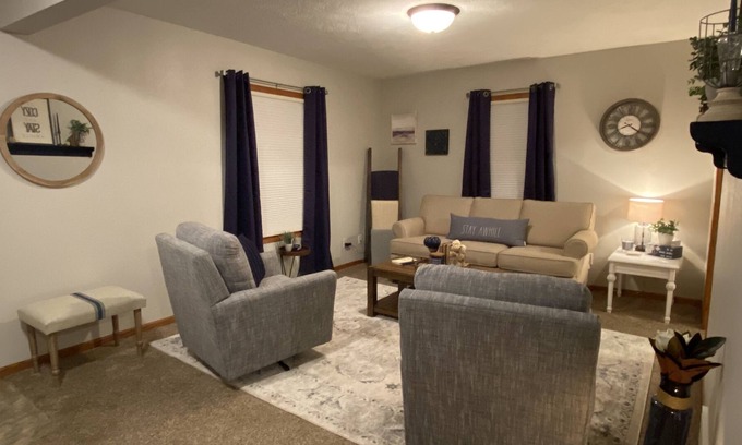 Mitchell Casa | Solitude on Sixth, a cozy house in a quiet neighborhood.