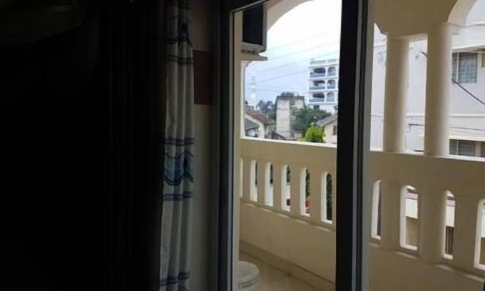 Manyimbo Hotel | Solomon Castle Hotel Mombasa