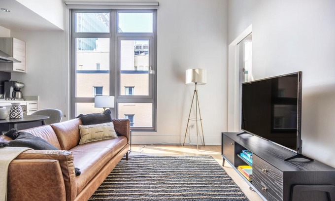 Mid-Market Apartamento | Soma 1BR w Parking BBQ Lounge nr BART SFO-415