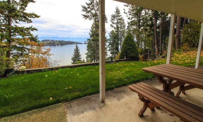 Somers Casa | Somers Lookout, Flathead Lake