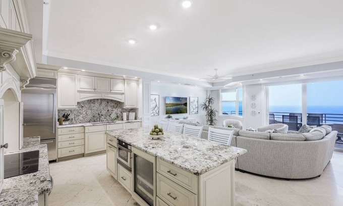 Marco Island Condominio | Somerset 904 Marco Island Vacation Rental 3 Bedroom Condo by Redawning