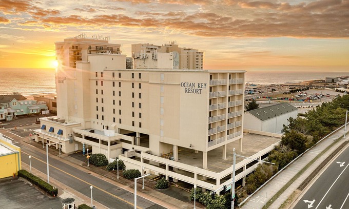 Northeast Virginia Beach Complejo | Something in the Water Rental