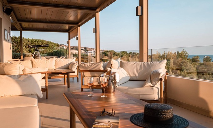 Vouliagmeni Hotel | Somewhere Boutique Hotel Vouliagmeni