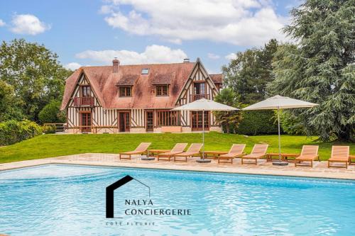 Bonneville-sur-Touques Villa | Somptueuse Villa à 5 minutes de Deauville, 18 couchages, piscine, billard, salle de jeux