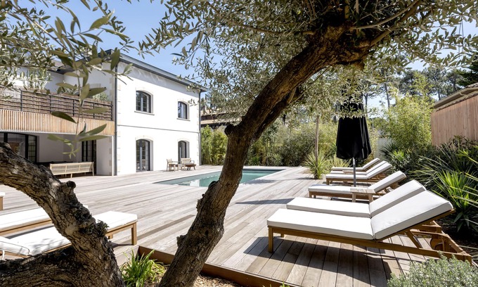 Piraillan Villa | Somptueuse Villa Sous les Pins