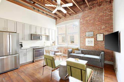 Historic District - North Apartamento | Sonder by Marriott Bonvoy The Drayton Apartments Historic District