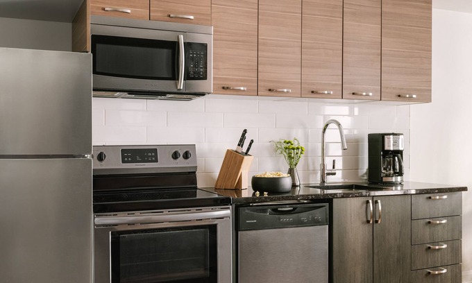 International District Apartamento | Sonder Penny Lane | One-Bedroom Apartment w/ Balcony