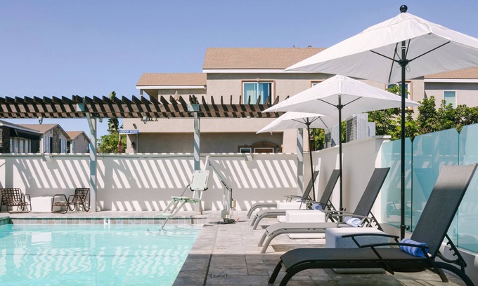 Newport Shores Apartamento | Sonder Solarena | Double Queen Room w/ Balcony