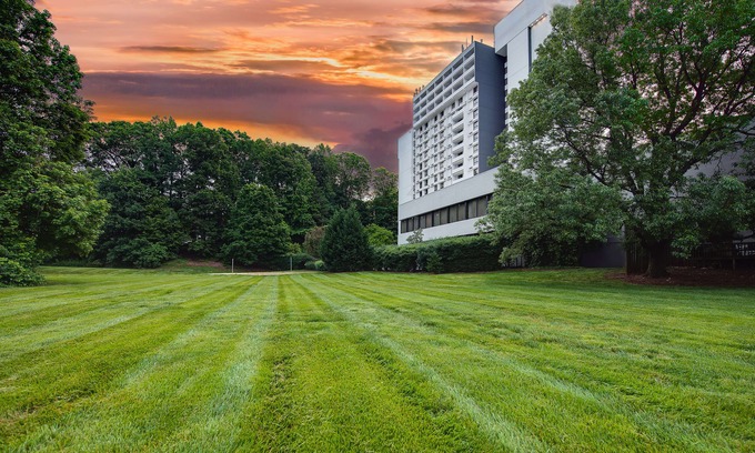 Executive Park Hotel | Sonesta Charlotte Executive Park