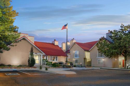 Northeast Heights Hotel | Sonesta ES Suites Albuquerque