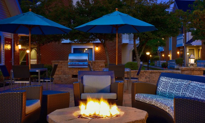 Warwick Hotel | Sonesta ES Suites Providence - Airport