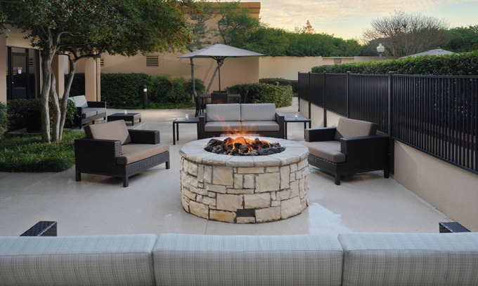 North Dallas Hotel | Sonesta Select Dallas Central Expressway