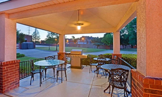 North Arlington Hotel | Sonesta Simply Suites Arlington