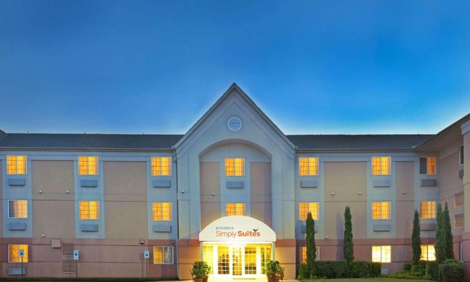 Far North Dallas Hotel | Sonesta Simply Suites Dallas Galleria