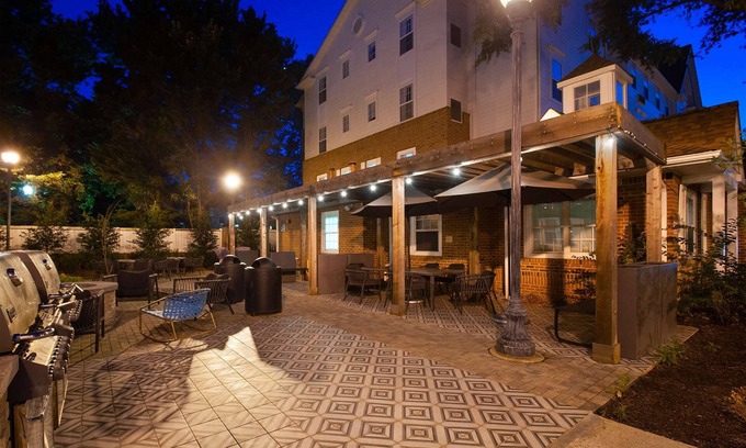 Falls Church Hotel | Sonesta Simply Suites Falls Church