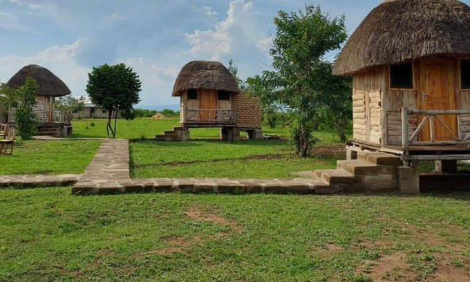 Kasese Hotel | Songbird Safari Lodge