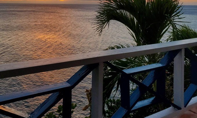 Old Towne Villa | Sonido Del Mar, Island Retreat, 9 minute walk to the beach