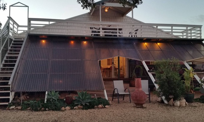 Lightning Ridge Cama Y Desayuno | Sonjas Bed and Breakfast