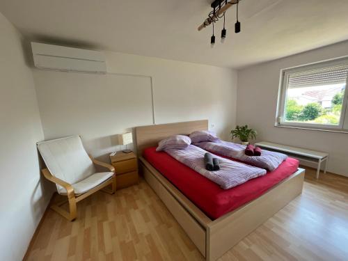 Reutlingen-Sickenhausen Apartamento | Sonnige 3 Zimmer Wohnung mit schönem Balkon im Grünen