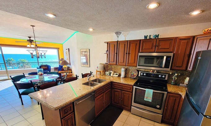 Sandy Beach Condominio | Sonoran Spa E509 - 2 BR Next to the Pool, High Speed Wi-Fi - Beachfront Upper Floor Luxury Condo