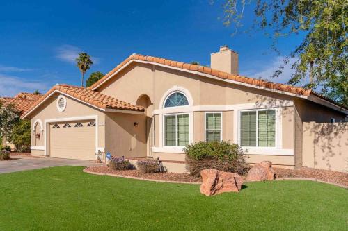 Arrowhead Ranch Casa | Sonoran Sunspot, Quiet Neighborhood, Sunroom