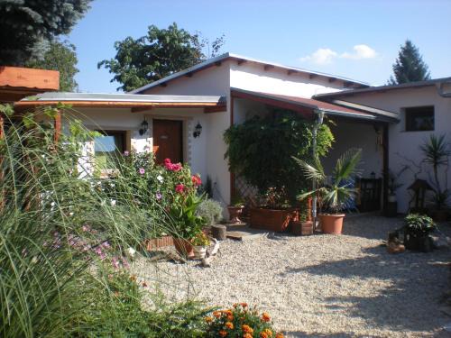Dolni Brezany Casa | Sophia Cozy Self Catering Apartment