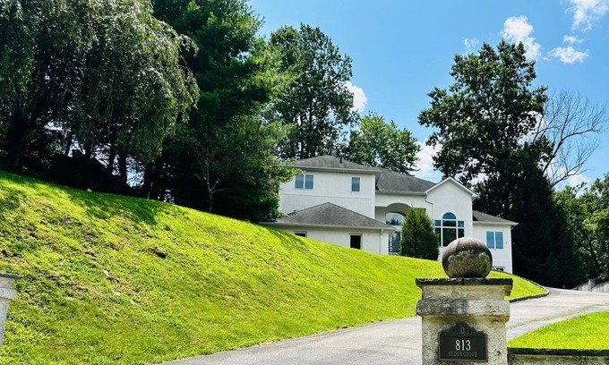 Broomall Apartamento | Sophia's Modern & Cozy FLAT B-Kid/Pet Friendly at Quiet & Peaceful Suburb