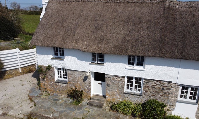 Philleigh Cabaña | Sophie's Cottage - a cottage that sleeps 4 guests in 2 bedrooms