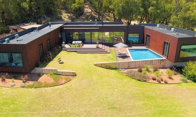 Yallingup Casa | Sophies Vineyard Sprawling Scenery with Pool