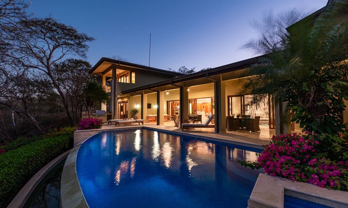 Liberia Casa | Sophisticated design and breathtaking ocean view unite in this golfer's paradise