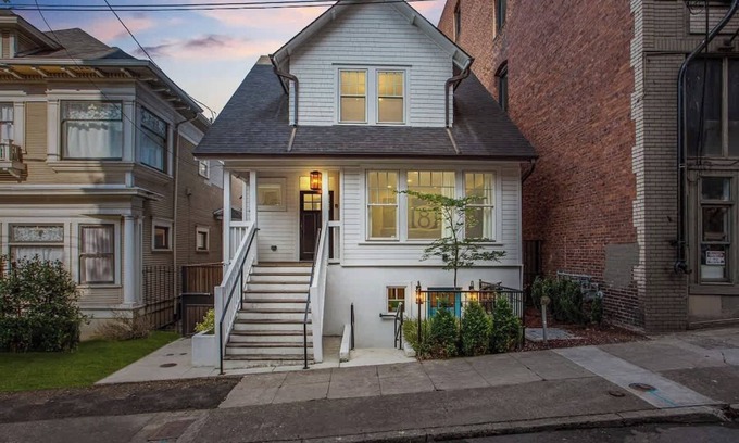 Nob Hill Casa | Sophisticated 2BR - Prime NW 23rd Location
