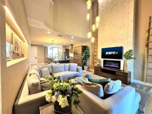 Florida Central Atlantic Coast Casa | Sophisticated 4 En Suites W Private Hot Tub & Bb