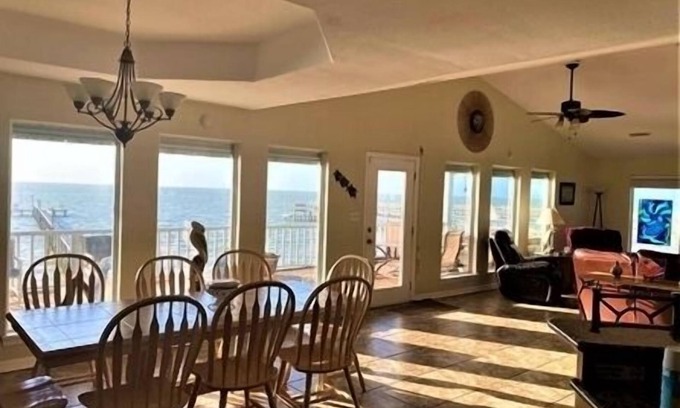 Port Mansfield Casa | Sophisticated, Beautiful Home! 3 BDRM/2 BATH. Private Fishing Pier.